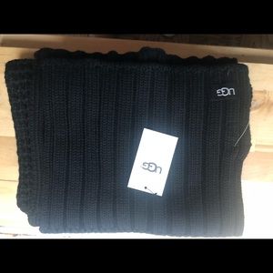 ✨NEW💫 Textured Black UGG Scarf